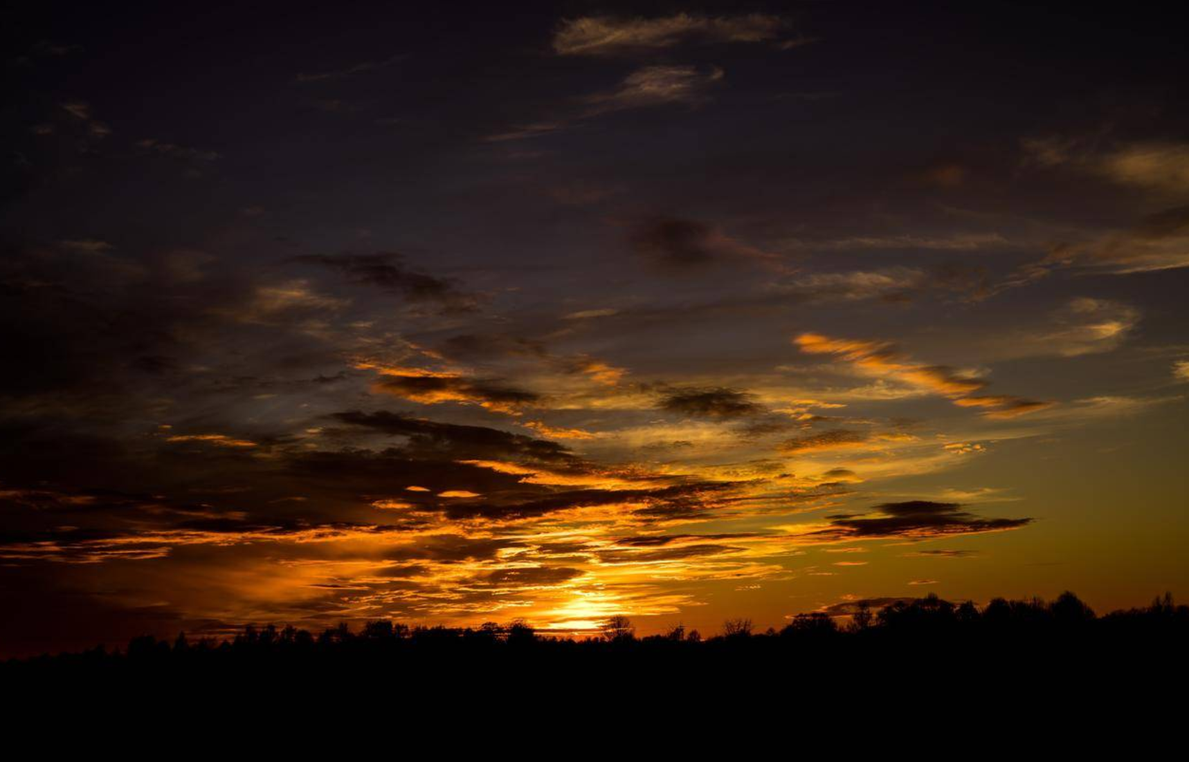 朋友,睁开眼,天总会亮的。 朋友,睁开眼,天总会亮的。